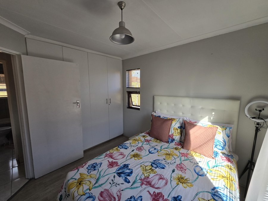 To Let 1 Bedroom Property for Rent in Ferndale Western Cape